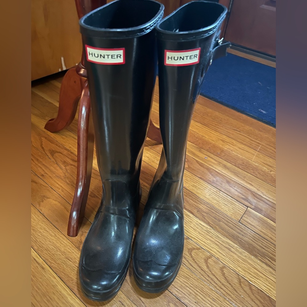 Hunter Black Gloss Knee-High Rain Boots with Red Logo